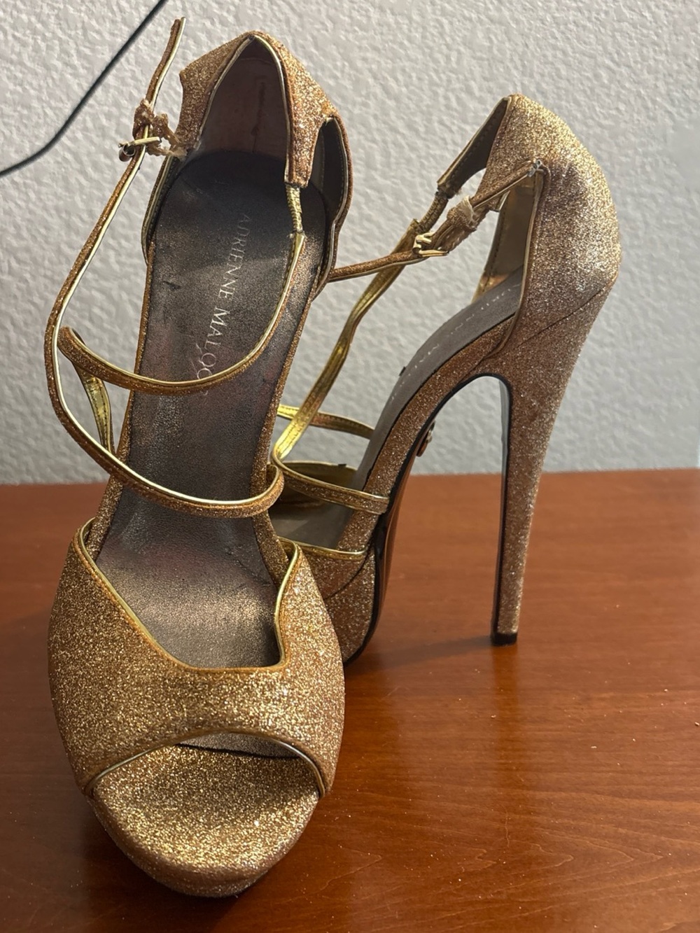 Women’s Adrienne Maloof gold Glitter Strappy Stiletto Heels prom formal wedding